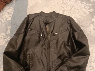 Chaqueta de cuero negra
