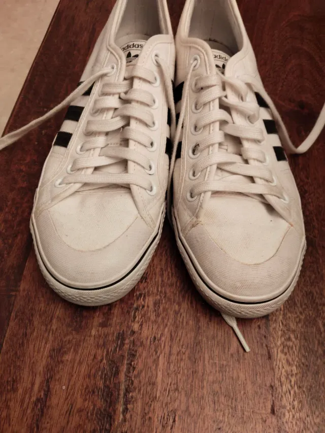 Zapatillas Adidas Blancas y Negras