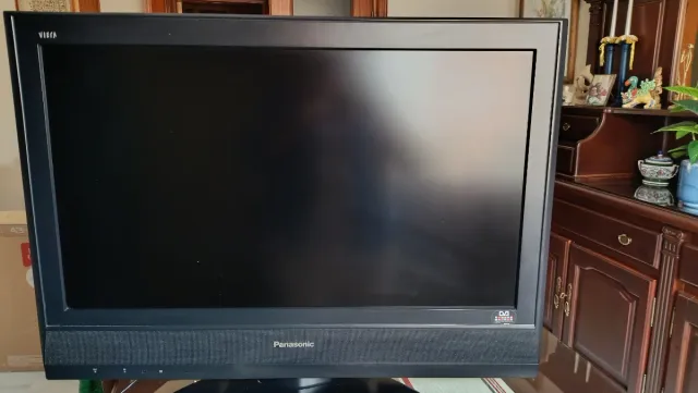 Televisión Panasonic Negra