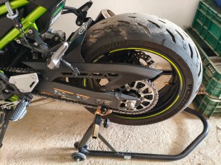 Kawasaki Z900e Negra y Verde