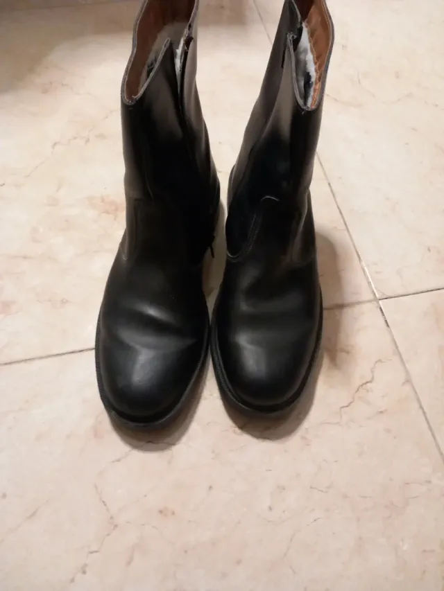 Botas piel de hombre negras