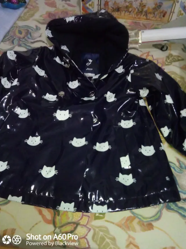 Cazadora de agua forrada con gatos jacadi París