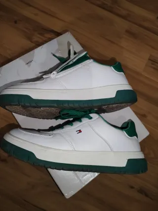 Scarpe Tommy Hilfiger bianche e verdi