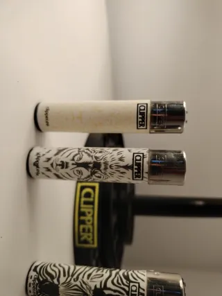 Pack 27 • Set 4 accendini Clipper design animali