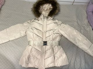 Abrigo Guess Beige con Cinturón Nuevo