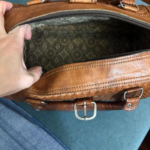 Bolso de piel marrón