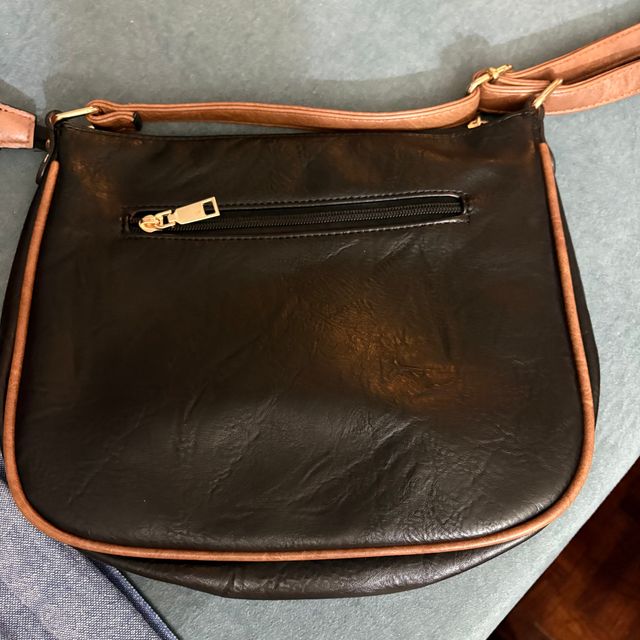 Bolso Negro y Marrón