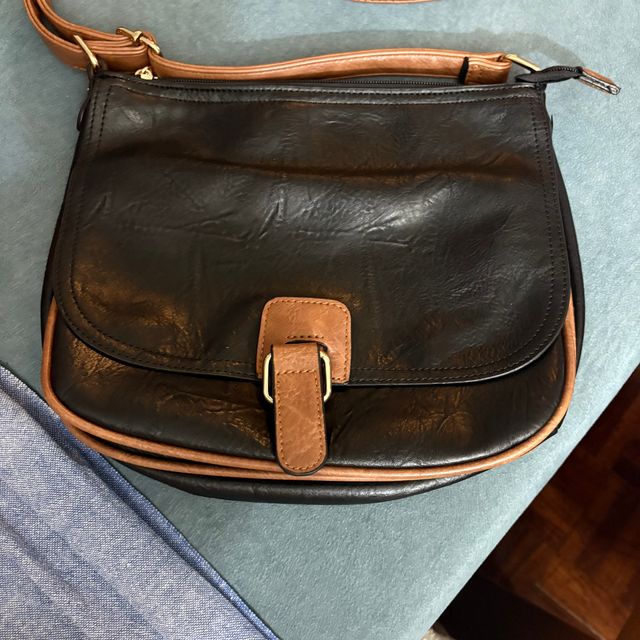 Bolso Negro y Marrón