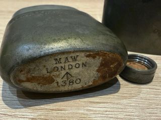 Frasco Peltre S. XIX Arom. Spirit. Ammon.