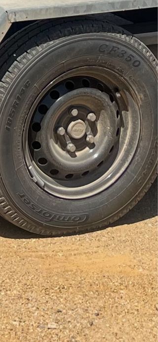 4 Neumático 185R14C