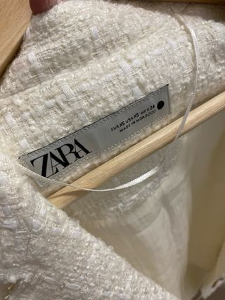 Blazer Zara Beige/Blanco. Etiqueta XS, pero como S