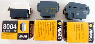 Scatola derivazione VIMAR, presa e 2 interruttori