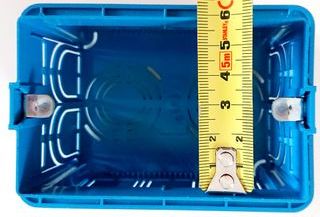 Scatola derivazione VIMAR, presa e 2 interruttori