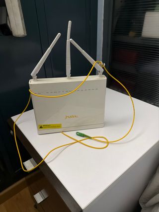 Router Jazztel con 3 Antenas y Cable Amarillo