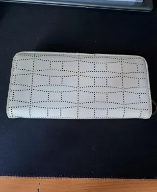 Carteira LOVE'S branca e dourada