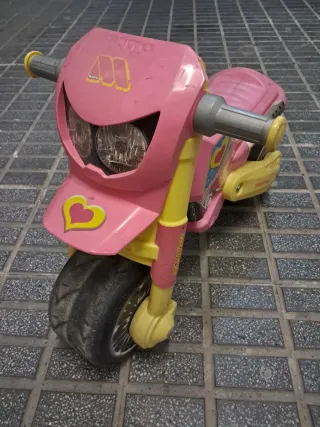 Moto infantil Molto rosa niña
