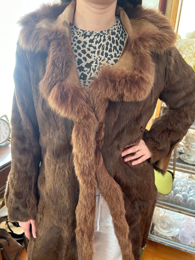 Abrigo reversible de piel marrón