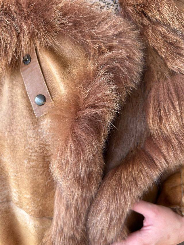 Abrigo reversible de piel marrón