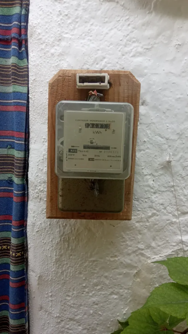 Contador de luz antiguo AEG