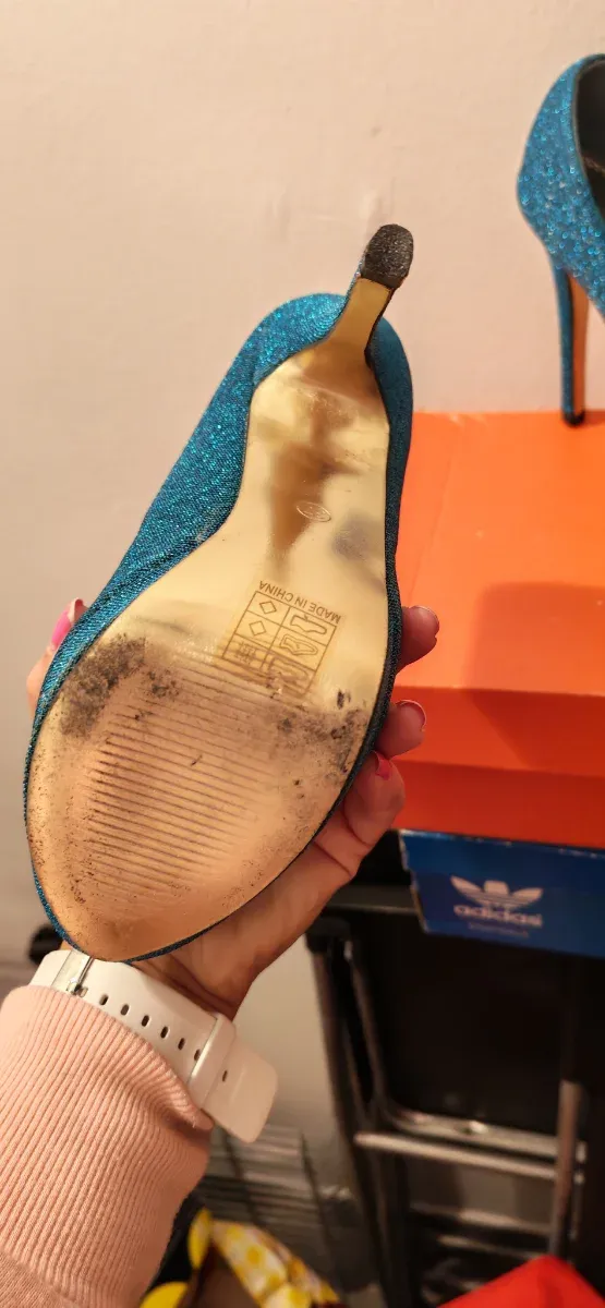 Zapatos de tacón azul brillante talla 37