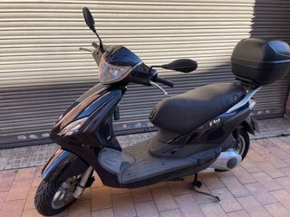 Piaggio Fly 125i 10000 kms.