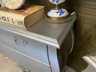 Conjunto 2 mesitas de noche plateadas