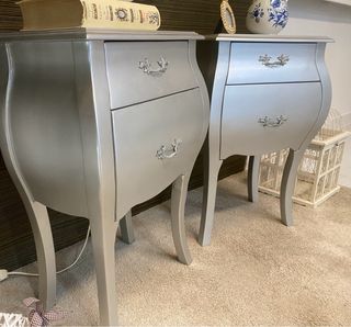 Conjunto 2 mesitas de noche plateadas