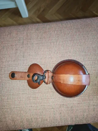 Monedero bola cuero vintage