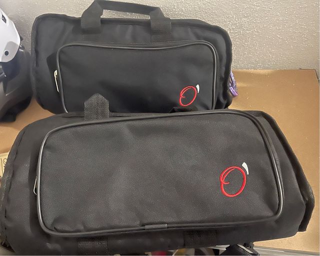 Funda para corneta, atril y aceite.