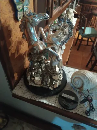 Statuetta cavalli rampanti su base marmo