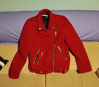 Chaqueta Stradivarius Roja