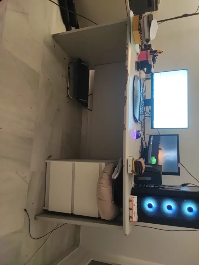 Mesa Escritorio básico, de madera aglomerada