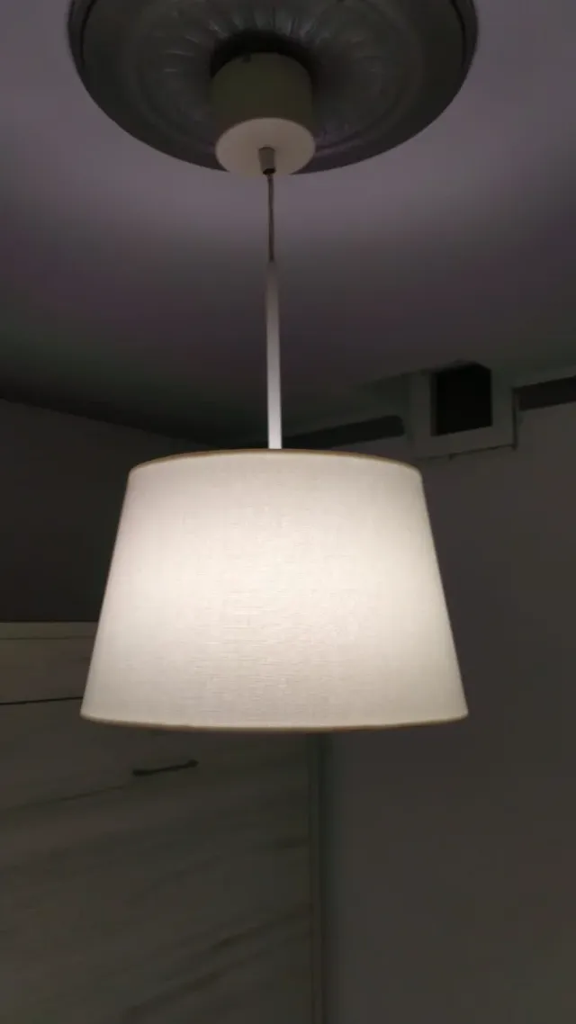 Lámpara de techo de tela blanca