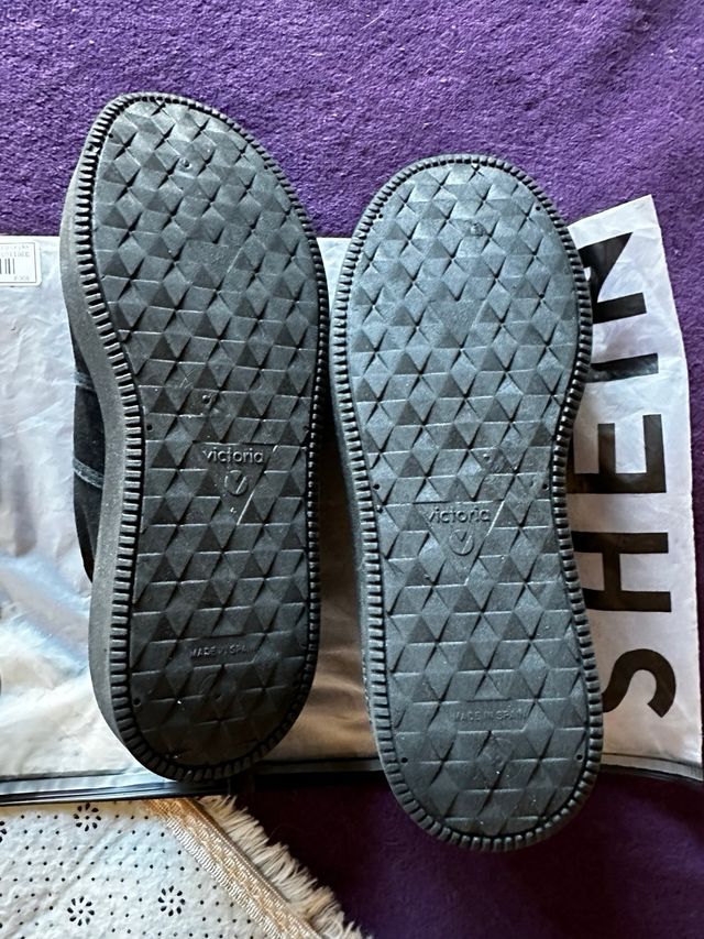 Zapatillas Victoria Negras Aterciopeladas Talla 38