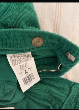 Pantalones de pana verdes nuevos