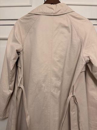 Trench Zara Tono Arena Talla XS