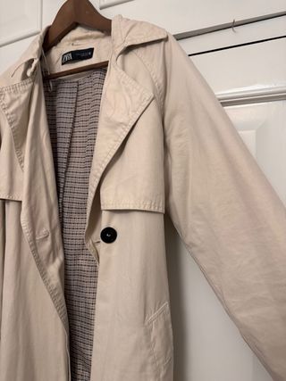Trench Zara Tono Arena Talla XS