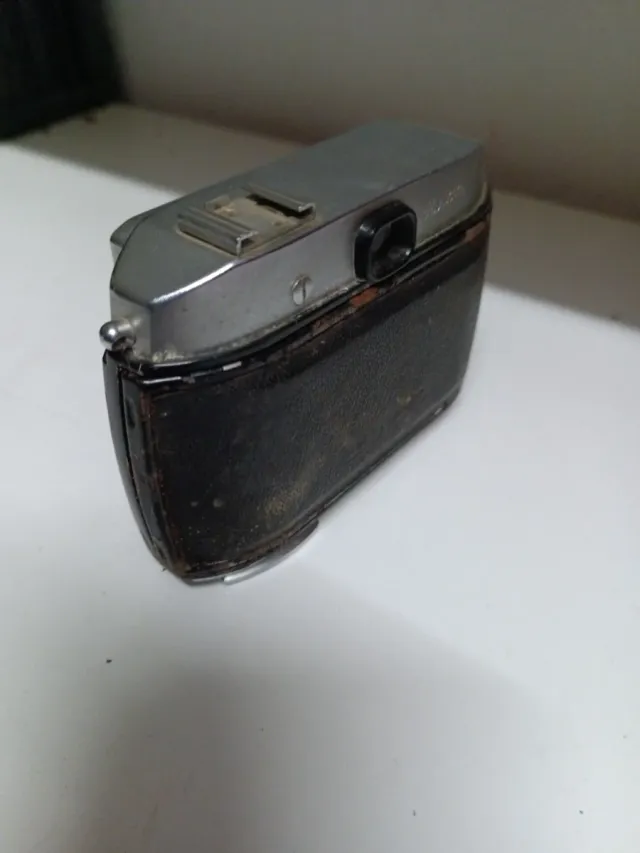 Cámara Balda Antigua Plata y Negro