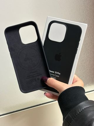 Cover MagSafe per iPhone 15 Pro