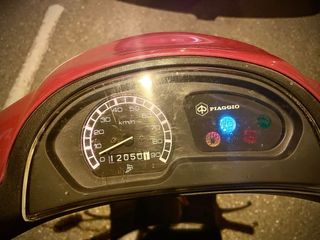 Piaggio Zip 50cc Scooter Roja