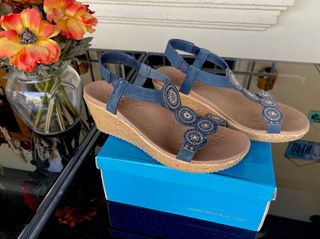 Sandalias cuña Skechers