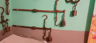 Antiguas balanzas romanas de hierro