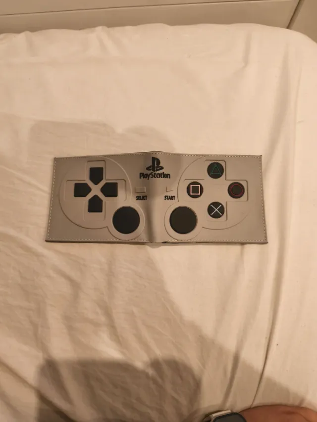 Cartera gris PlayStation
