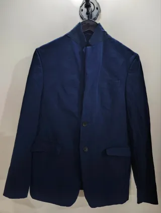 Chaqueta azul marino. Marca zara.