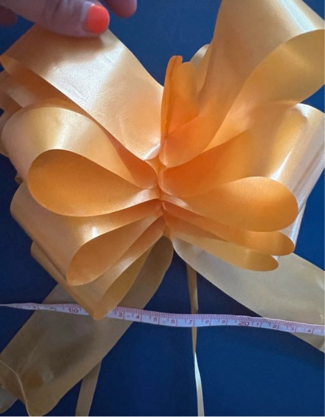 Lazos de regalo grandes dorados y azul cielo