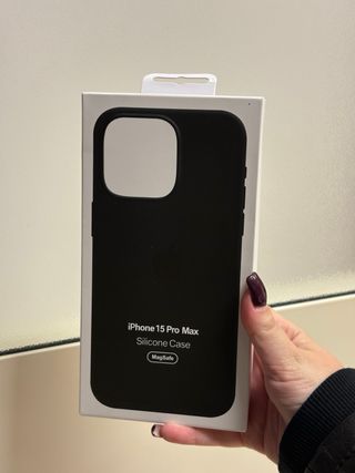 Cover MagSafe per iPhone 15 Pro Max