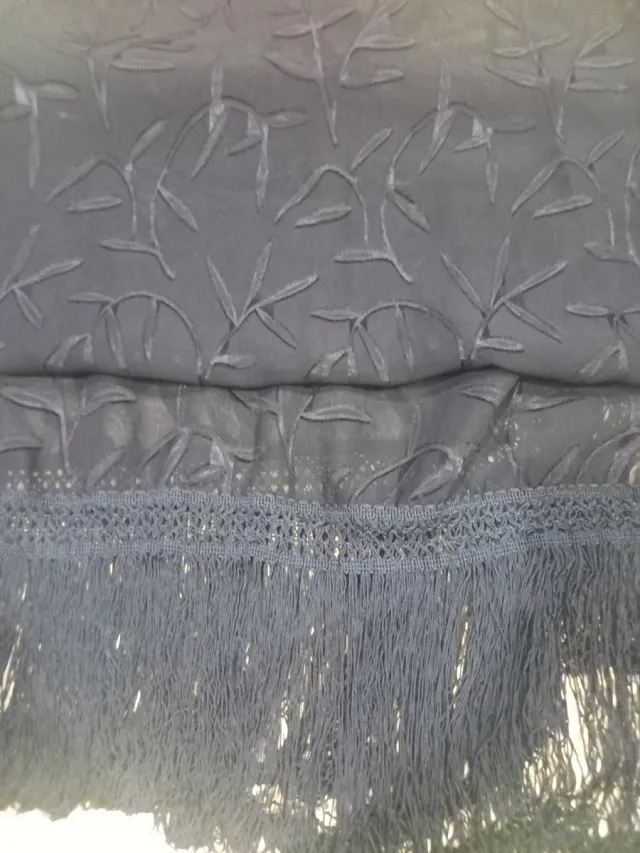 Estola bordada azul oscuro