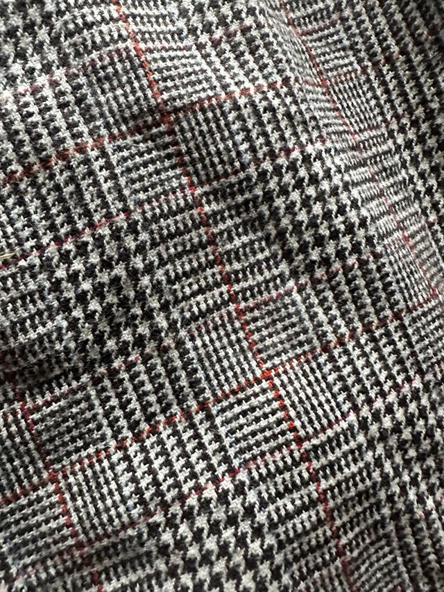 Pantalón Adolfo Dominguez cuadros gris y rojo