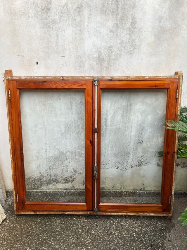 Ventana de abeto con marco