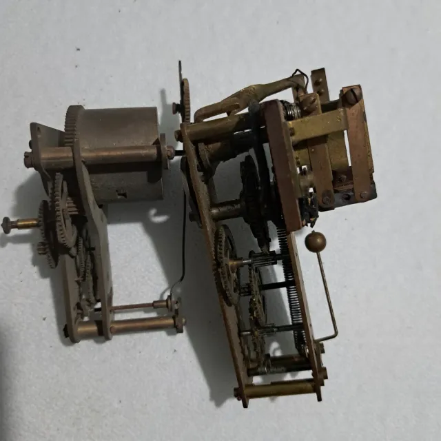 Máquina de reloj pequeña